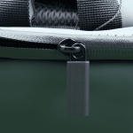 Detalhe do fecho desta Mochila Impermeável iServices